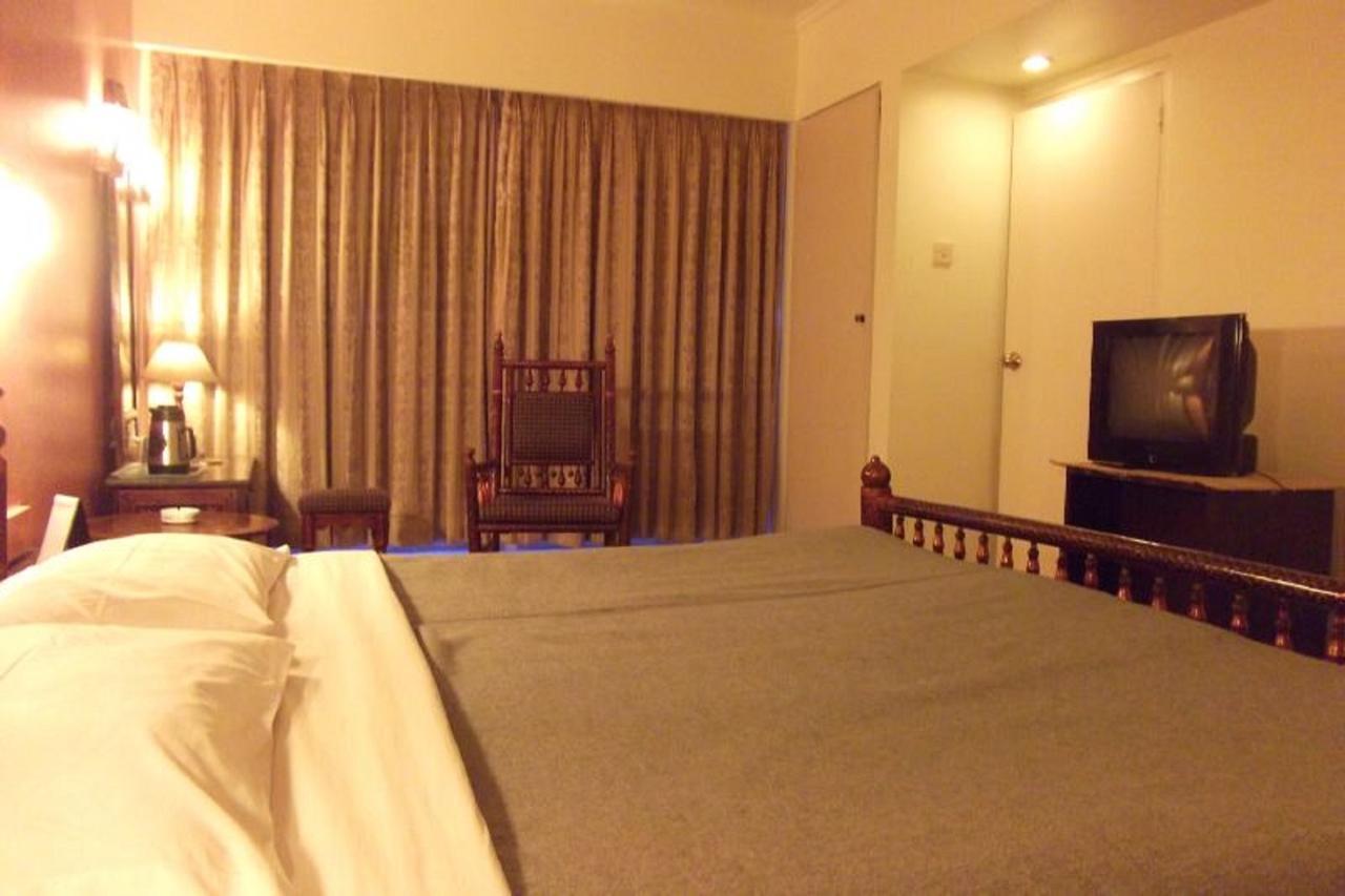 Hotel Bluehill 바브나가르 외부 사진