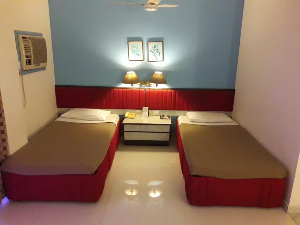 Hotel Bluehill 바브나가르 외부 사진