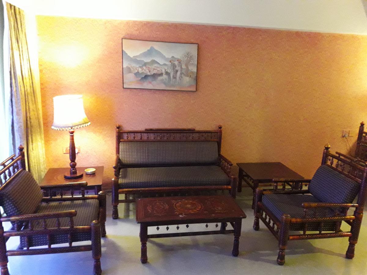 Hotel Bluehill 바브나가르 외부 사진